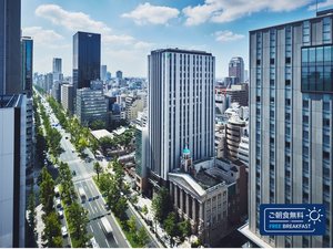 銀杏並木で彩られたシンボルストリート・御堂筋沿いに位置し、本町駅から徒歩数分の抜群のロケーション。