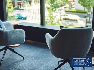 御堂筋の大通りを望む開放感あふれるパブリックスペース「グレートルーム」
