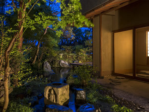 �E����̋q���ւƑ�����̓��{�뉀