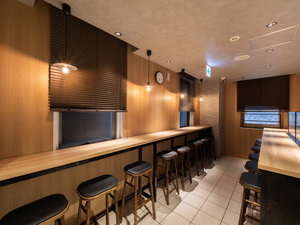 朝は朝食会場(無料)、夜はラウンジとしてご利用いただけます