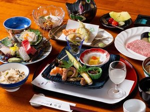 【夕食】山形の恵みを盛り込んだ、季節の味わい