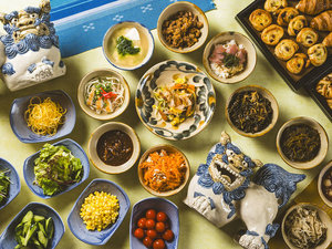 【朝食ビュッフェ】沖縄料理や和食・洋食など国際色豊かな料理をお楽しみいただけます。※イメージ