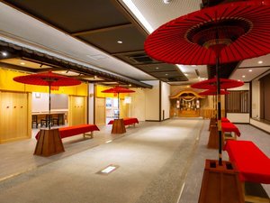 五人百姓をイメージしてつくられたロビー