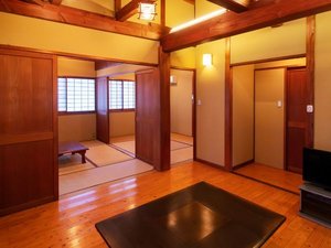 座敷と和室が2部屋に別れています