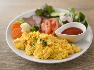 朝食の定番スクランブルエッグ