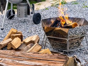 焚き火を囲んで思い出のひと時を2