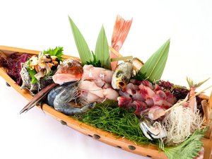 伊豆の海の幸を贅沢に味わう、彩り豊かな舟盛り