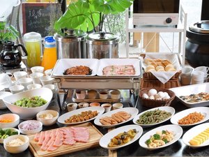 【朝食バイキングイメージ】1,000円(税込)茨城県産の食材を中心に、多彩なメニューをご用意。