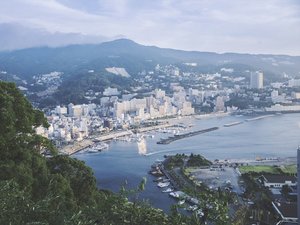 【周辺】江戸時代に徳川家康が湯治に訪れたのをきっかけに、熱海は湯治場・温泉地として愛されてきました。