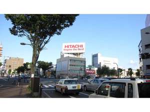 弘前・五所川原方面(国道7号線)新青森駅よりお越しの際、目印日立の看板☆信号左折で入口ございます。