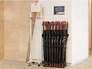 【傘無料貸出】5階エレベーター前にございます
