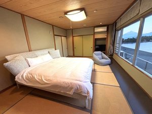海側12帖◆キングベッドルーム
