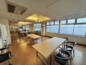 多目的ホール(講習や会議利用可)ホワイトボード、プロジェクター、パーテーション有