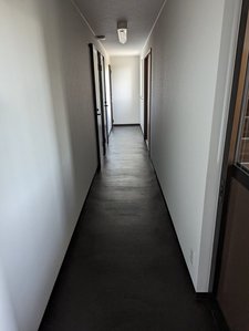 弐番館・廊下