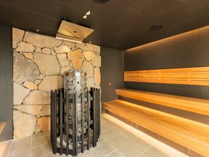 HARVIAサウナヒーター温度は80度〜90度で、空気を温める対流式です。