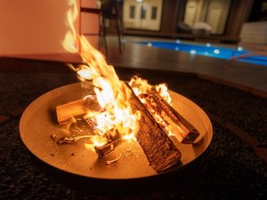 最高の夜を彩る焚き火時間