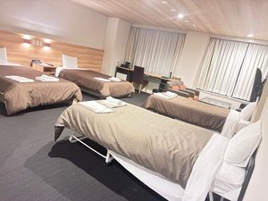 4名利用。3台目のベッドからエクストラベッドを使用します。