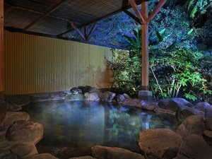 「千寿の湯」男湯(露天風呂)夕景