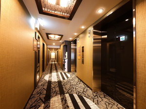 ホテル館内廊下
