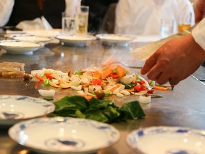 【ライブキッチン】連日開催中 ステーキ・天麩羅などライブビュッフェをお楽しみください