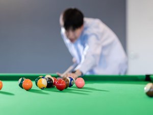 本格的なビリヤードはグループ・ご家族で白熱すること間違いなし。
