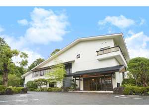 外観エントランス(昼)