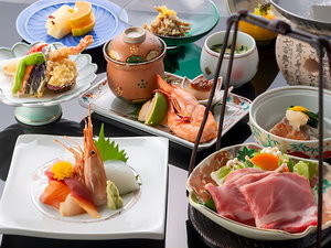 地元出身のシェフが趣向を凝らした『旬味覚会席』伊豆の幸と旬の食材の融合をお楽しみください