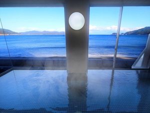 オーシャンビューの大浴場「花の湯」男湯
