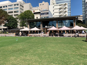 【南池袋公園/昼】おしゃれなカフェレストランがある人気のデートスポット♪(当館より徒歩約3分)