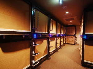 【東京都の激安ホテル・ゲストハウス・カプセルホテル】豪華カプセルホテル 安心お宿プレミア 秋葉原電気街店