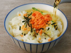 【無料サービス】出汁茶漬けが新登場♪(提供時間:朝6時〜朝10時、夜7時〜夜11時)