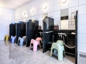 3Fに宿泊者専用の大浴場をご用意しています。(無料)