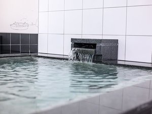 3Fに宿泊者専用の大浴場をご用意しています。(無料)