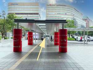 JR����������o��Ɛ��ʂɕ��������r���������܂��B�����t���̃R���R�[�X�̉��𒼐i���܂��B