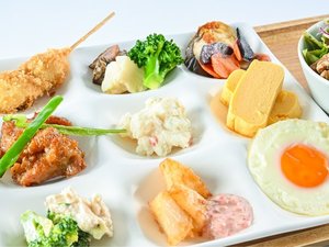 朝食盛り付け例