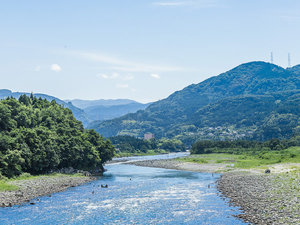 【神通川】穏やかなせせらぎの音が、ゆっくりと心をほどいていきます。