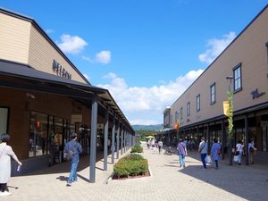 【周辺施設】御殿場プレミアムアウトレット【車で約30分】