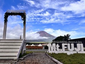 フォットスポットからの富士山は圧巻!思い出作りにぜひ!