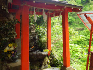 *高龍神社への道のり3/手を洗ってから本堂へ。