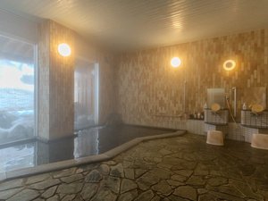 男性大浴場 商売繁昌の湯:明治初期から多くの観光客を招いている蓬平温泉をご堪能ください。