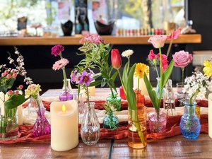 可愛らしいお花の装飾で、彩られたロビー。春に包まれる優雅なタイムを。