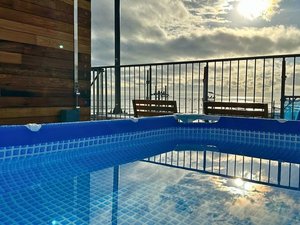 雲の流れを眺める極上のクールダウン