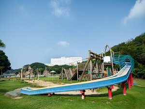 ホテルに隣接する小目津公園