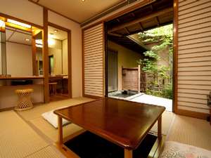 客室には掘りごたつも付いてます。