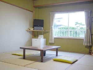【和室一例】落ち着いた和室でゆったりお寛ぎいただけます。