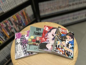 ロビー設置のコミックはお部屋でも楽しめます。