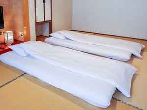 【和室一例】お部屋はすべて和室仕様。温泉に浸かった後はお布団でゆっくりとお休みください