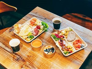 �y���H�z�J�W���A���E�u���b�N�t�@�X�g�E�r���b�t�F ���C���[�W