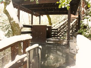 【女性露天風呂】冬は露天風呂も雪見風呂に♪