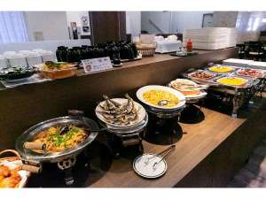 【朝食】6:30〜9:00 ★バイキングまたはセットメニュー。お日にちによりご提供スタイルが異なります。